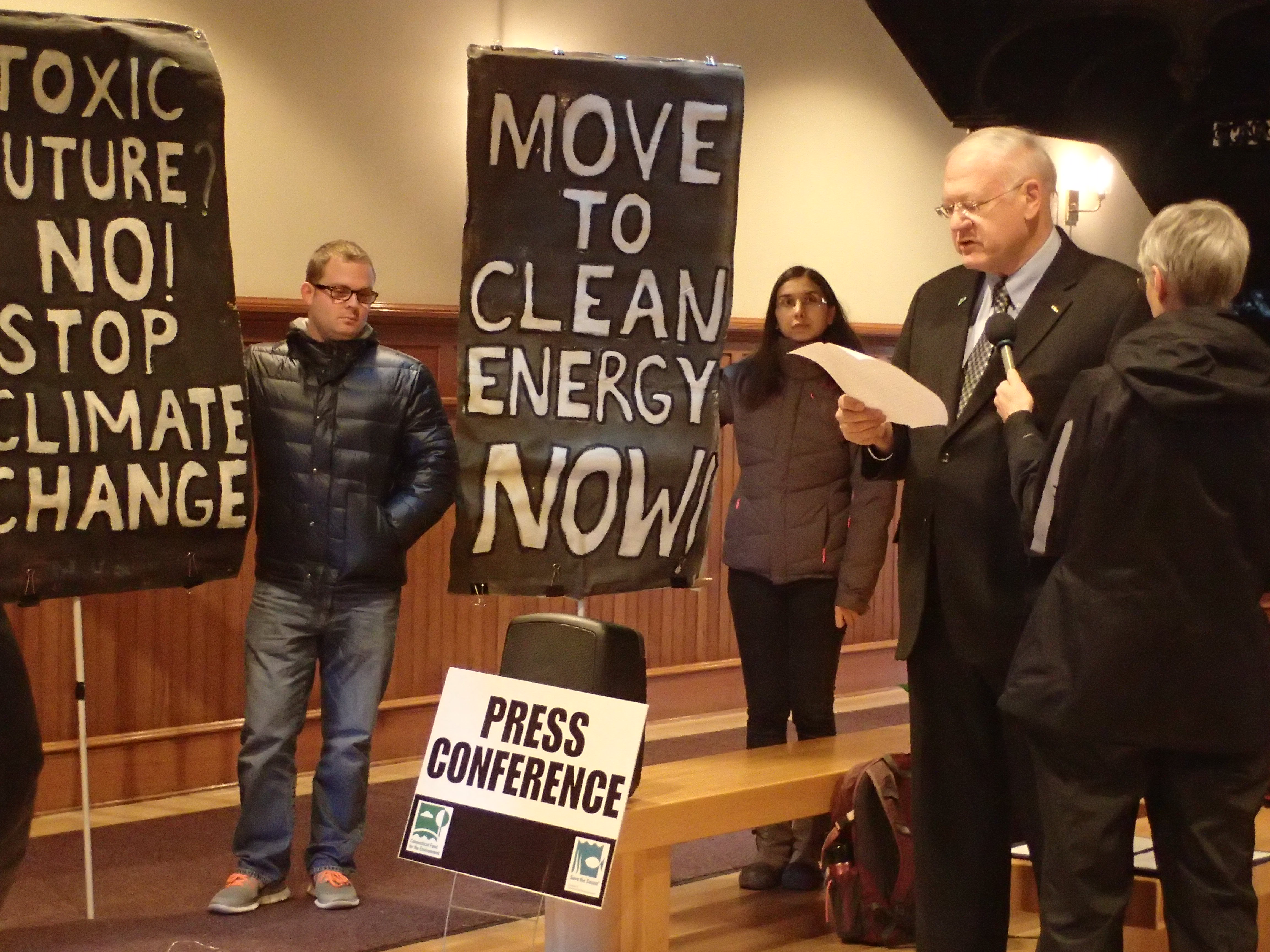 Lee Grannis, coordinator of the Greater New Haven Clean Cities Coalition, calls on New Haven's Mayor Toni Harp to update the city's decade-old climate action plan